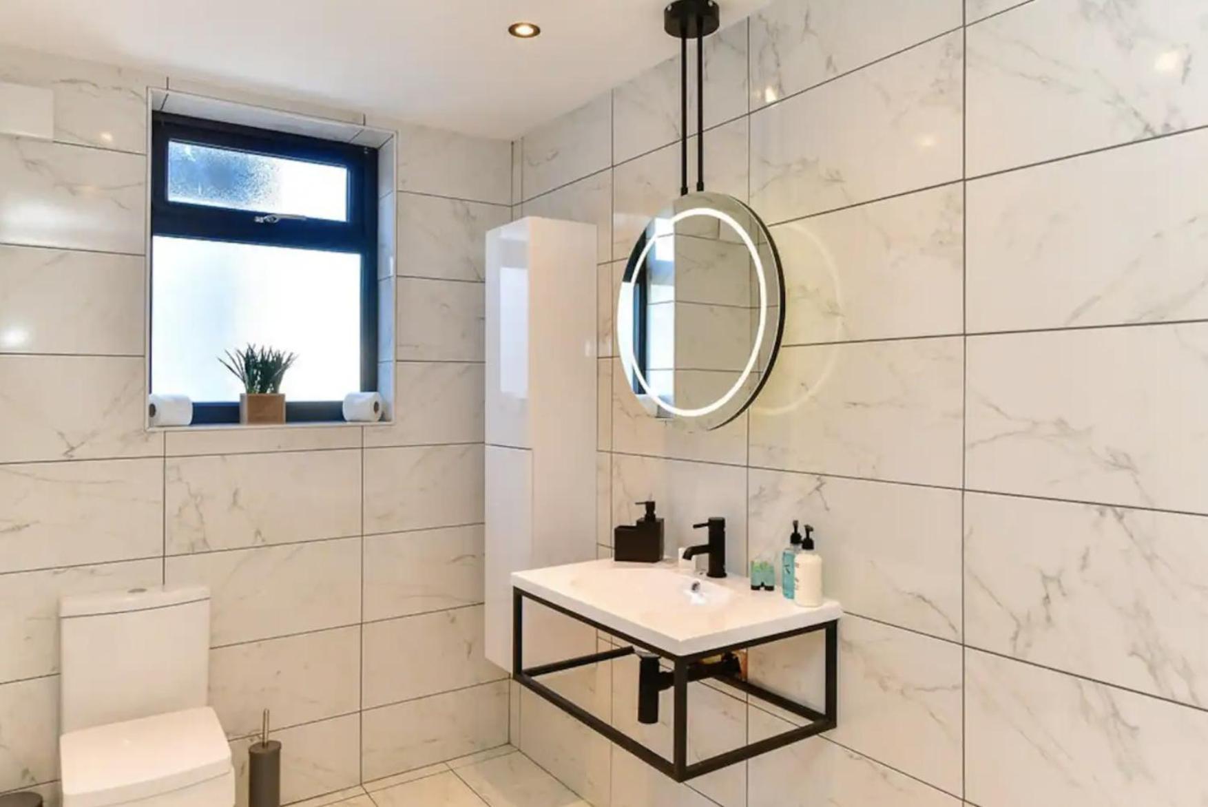 Heatherslade House - Hot Tub, Dog Friendly Holiday home *