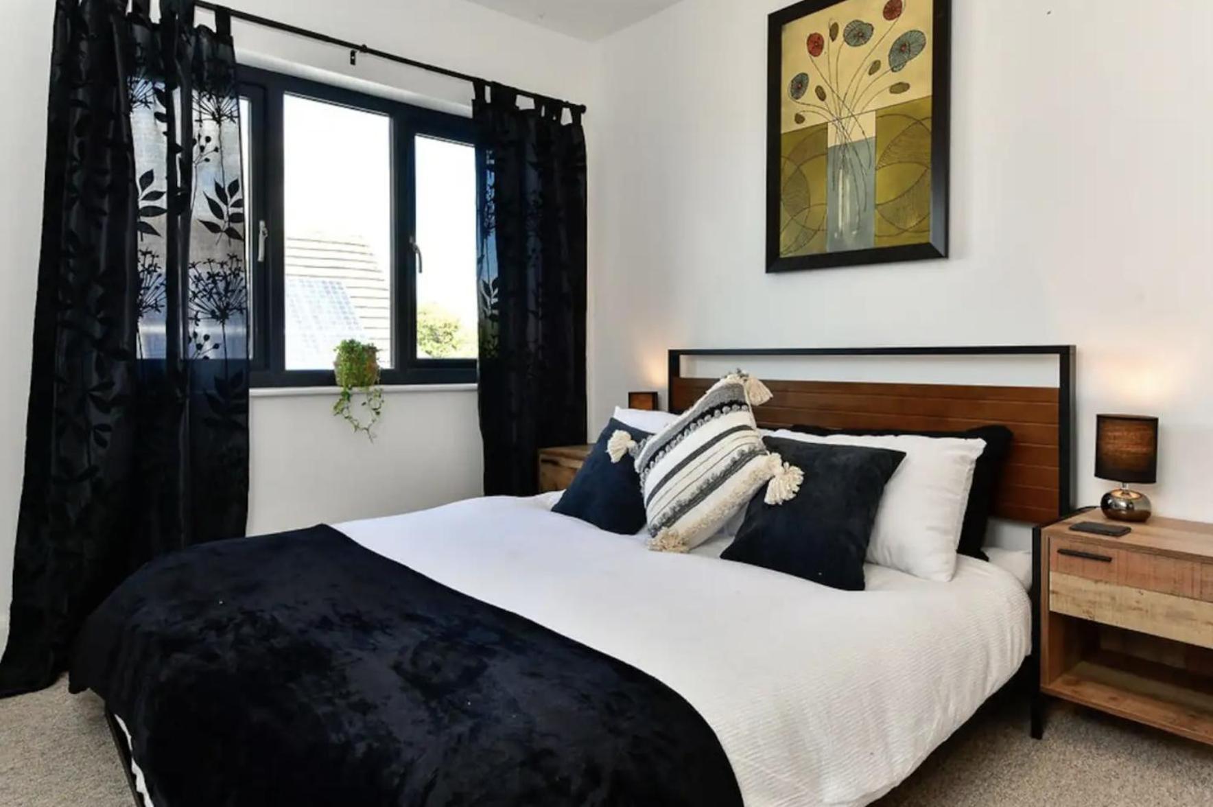 Heatherslade House - Hot Tub, Dog Friendly Holiday home *