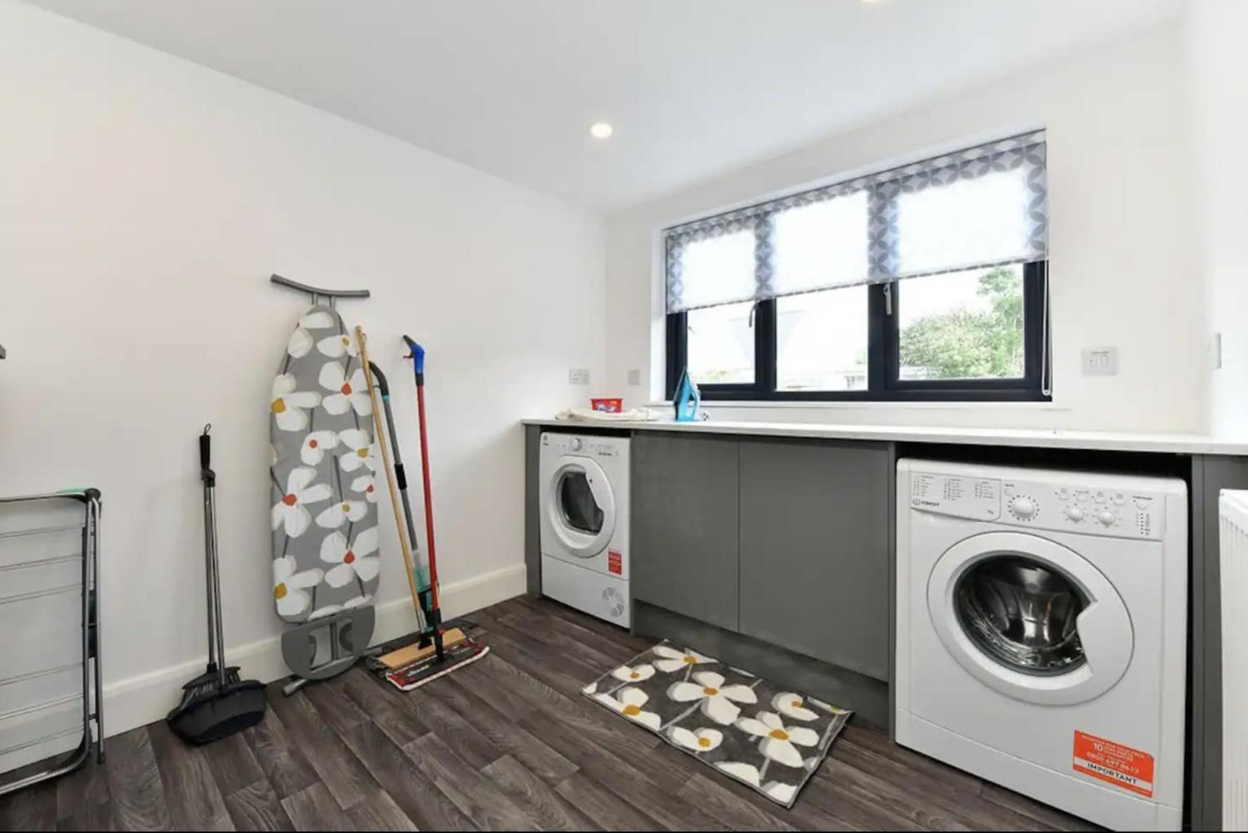 Heatherslade House - Hot Tub, Dog Friendly Holiday home Parkmill